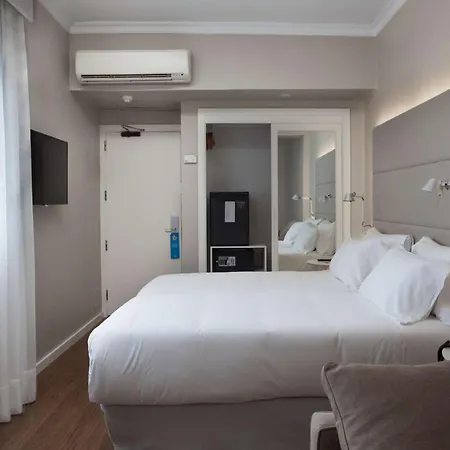 Otel Nh Palmas Playa Canteras 3*