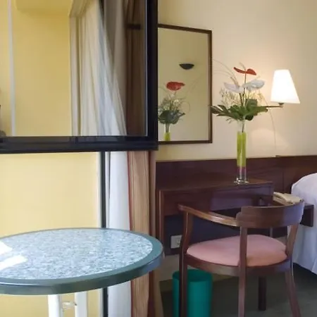 Otel Nh Palmas Playa Canteras